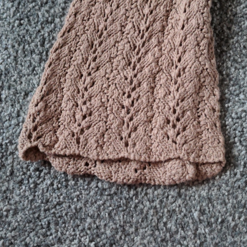 Tan sweater - Picture 4 of 7